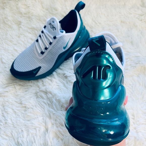 Nike Air Max 270 - Picture 2 of 6